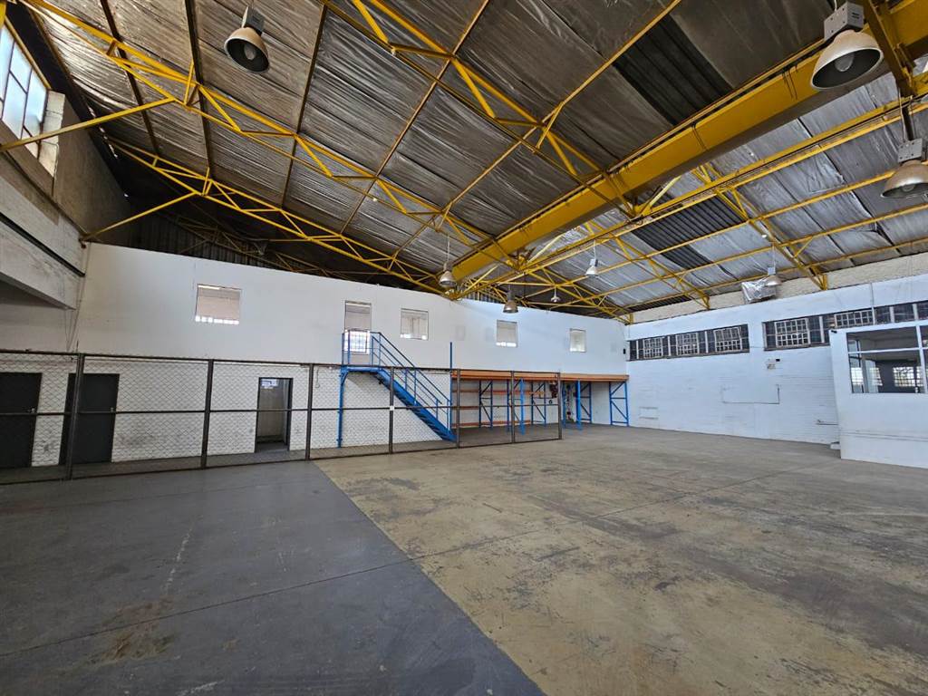 1836  m² Industrial space in Benrose photo number 19