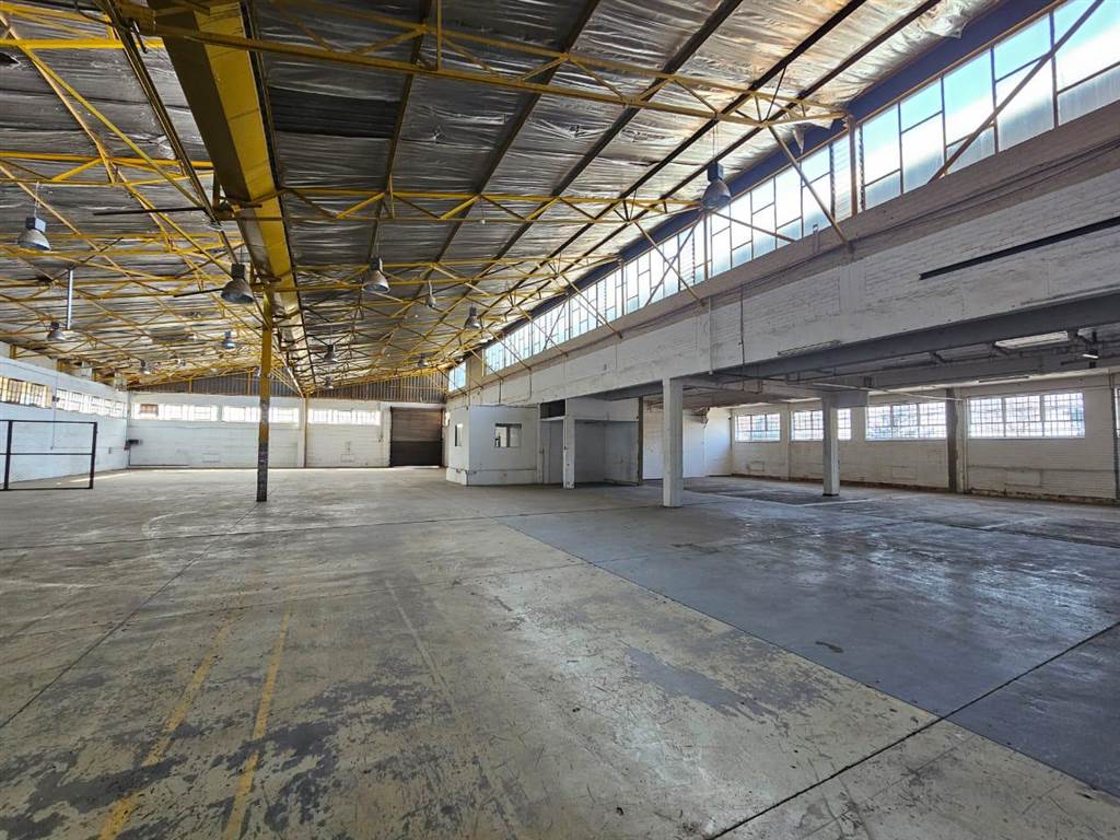 1836  m² Industrial space in Benrose photo number 12