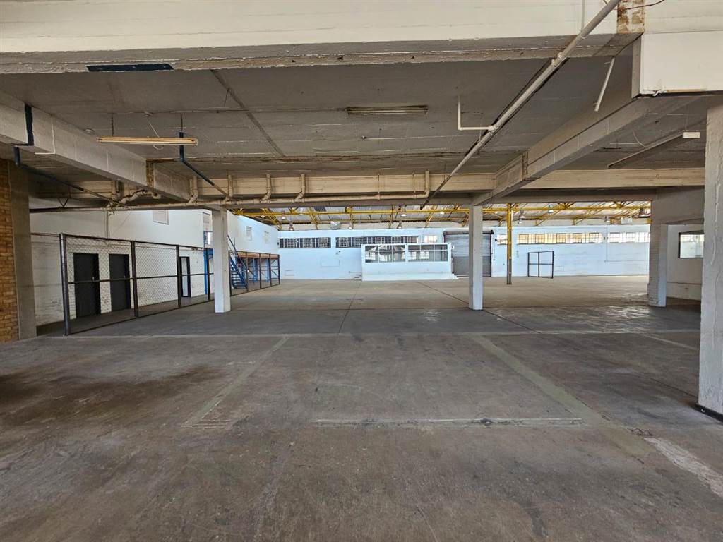 1836  m² Industrial space in Benrose photo number 16