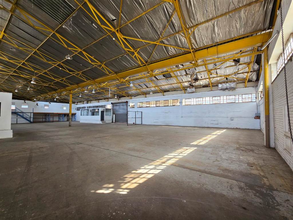 1836  m² Industrial space in Benrose photo number 30