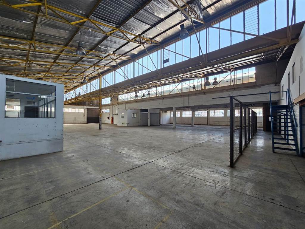 1836  m² Industrial space in Benrose photo number 9