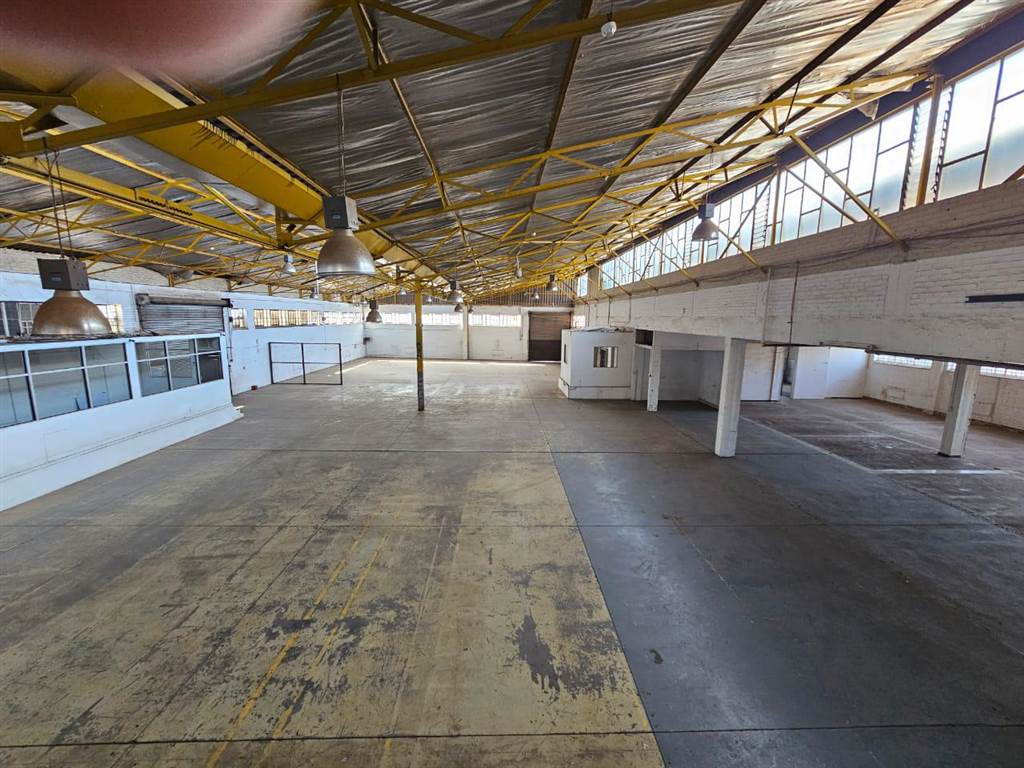 1836  m² Industrial space in Benrose photo number 11