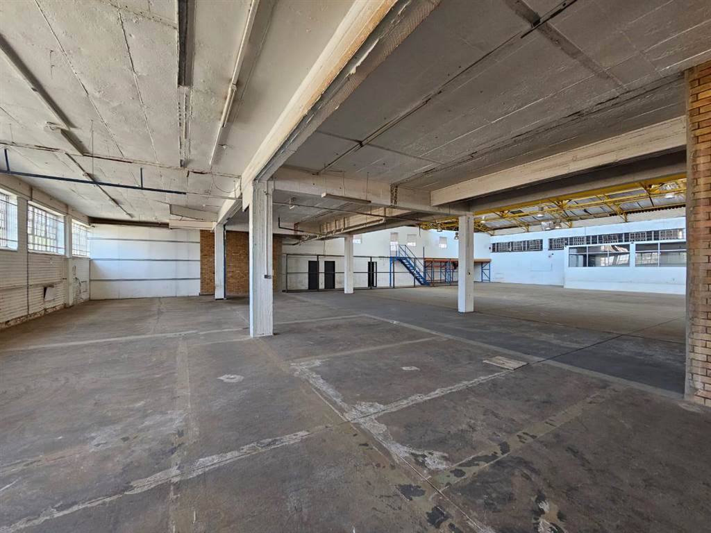 1836  m² Industrial space in Benrose photo number 13