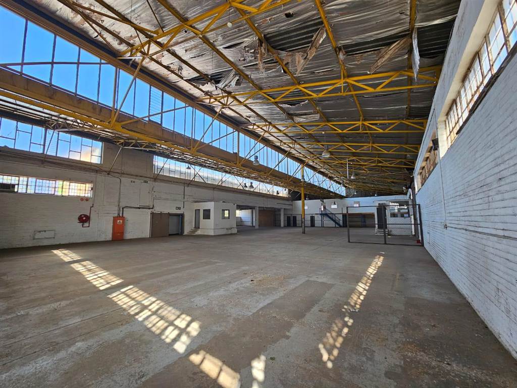 1836  m² Industrial space in Benrose photo number 24