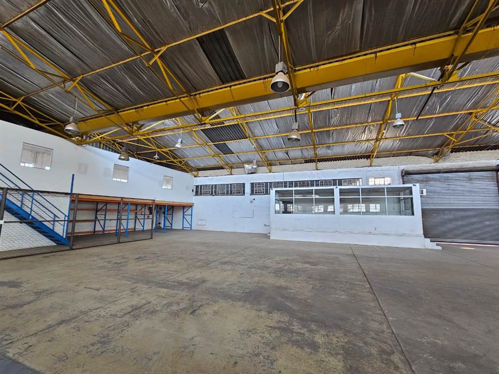 1836  m² Industrial space in Benrose photo number 21