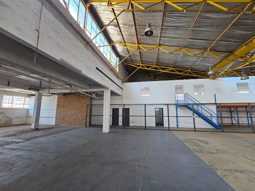 1836  m² Industrial space in Benrose photo number 20