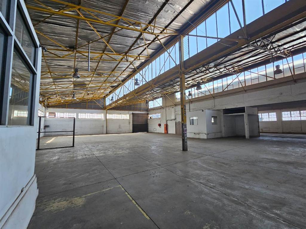 1836  m² Industrial space in Benrose photo number 5
