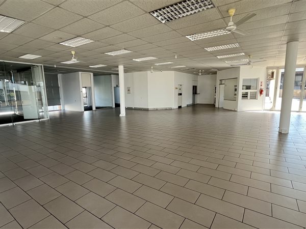 1 234  m² Commercial space