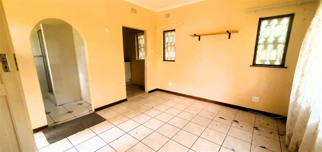 3 Bed House in Umtentweni photo number 19
