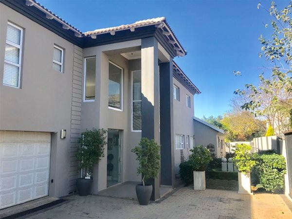 5 Bed House in Ashlea Gardens