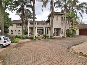 7 Bed House in Hilton