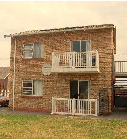 2 Bed Apartment in Bethelsdorp photo number 2