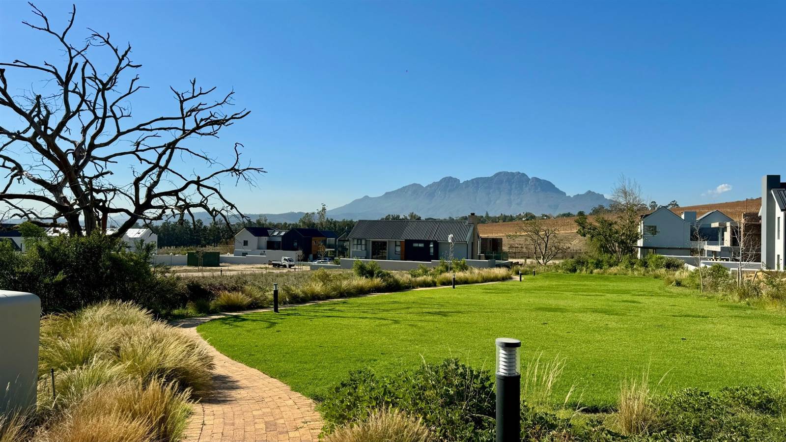 556 m² Land available in Paradyskloof photo number 12