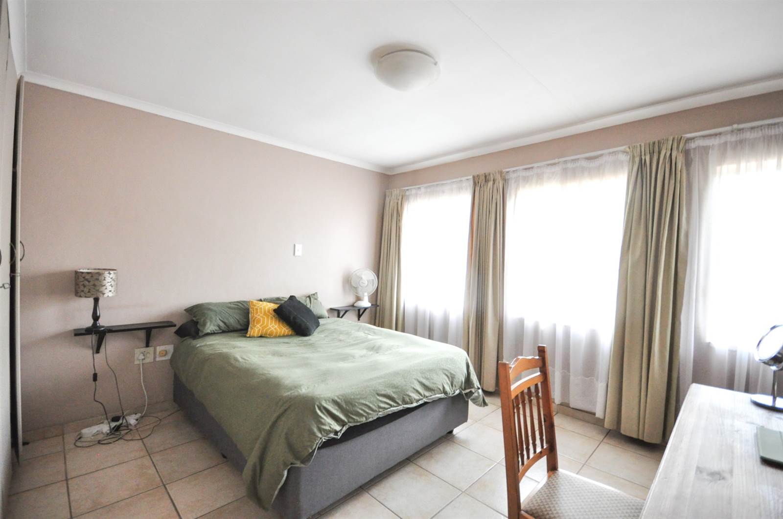 2 Bed Townhouse in Garsfontein photo number 21
