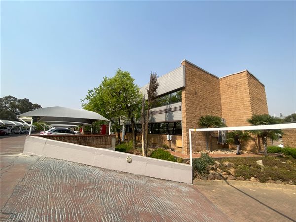 266  m² Commercial space