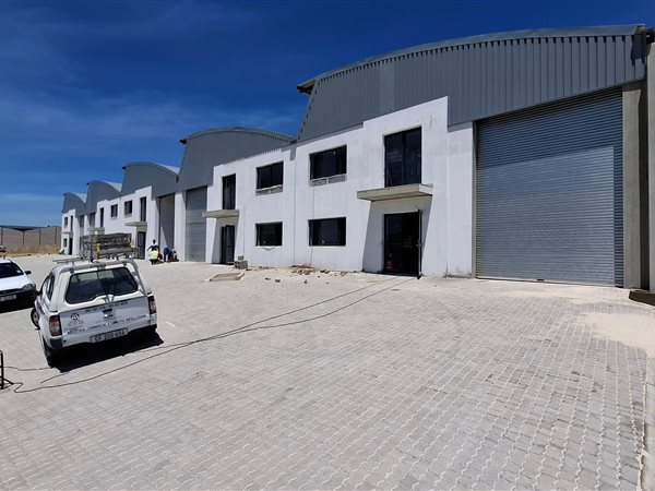 338  m² Industrial space