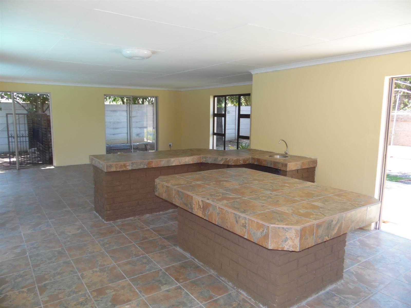 4 Bed House in Jim Fouche Park photo number 26