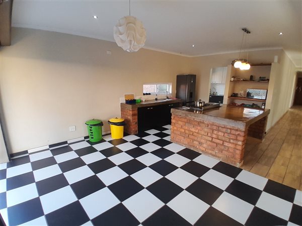 4 Bed House in Hadison Park