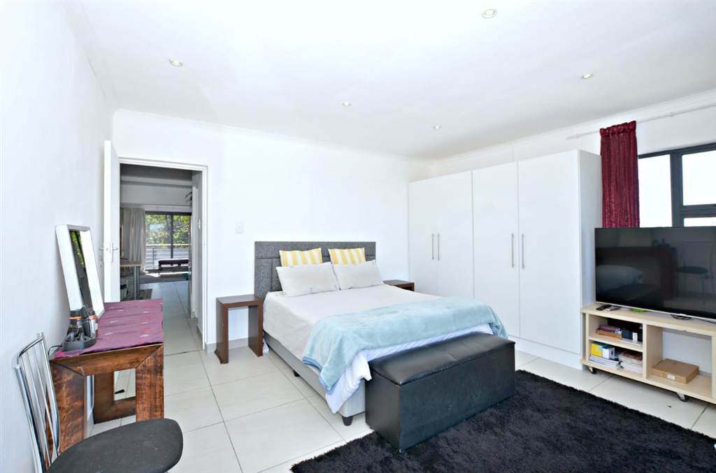 2 Bed House in Parow North photo number 4