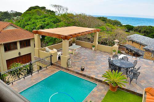 9 Bed House in Umtentweni photo number 1