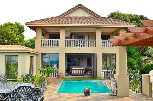 9 Bed House in Umtentweni photo number 2
