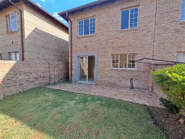 3 Bedroom Townhouse 3 Bedroom Townhouse