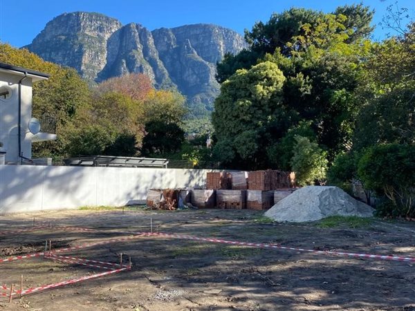 751 m² Land available in Newlands