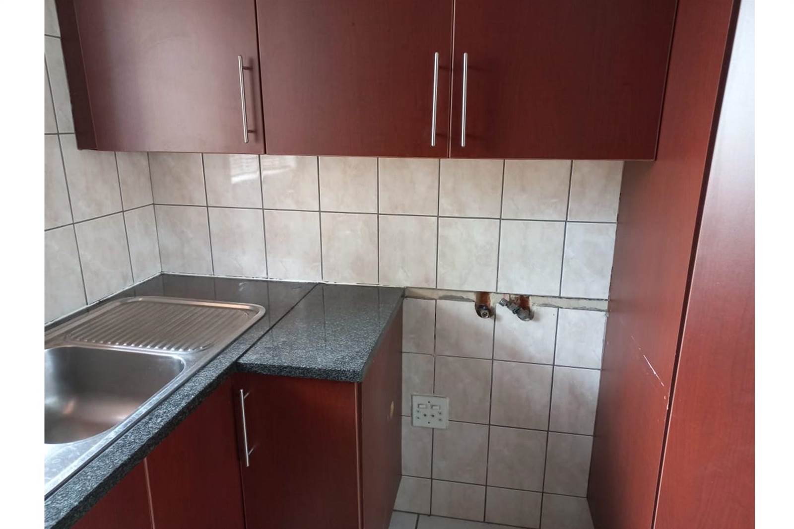 2 Bed House in Kempton Park Ext 2 photo number 6