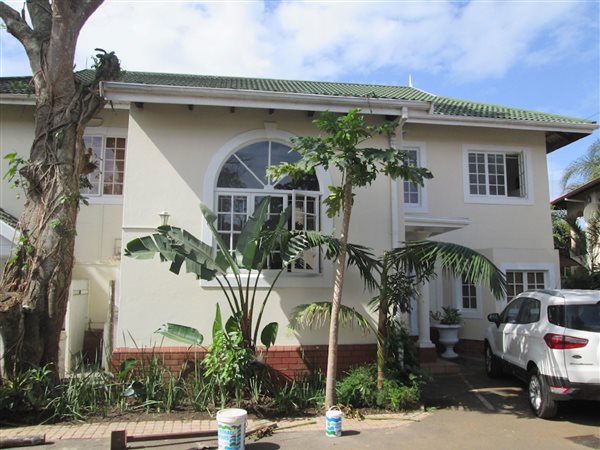 9 Bed House in Mt Edgecombe