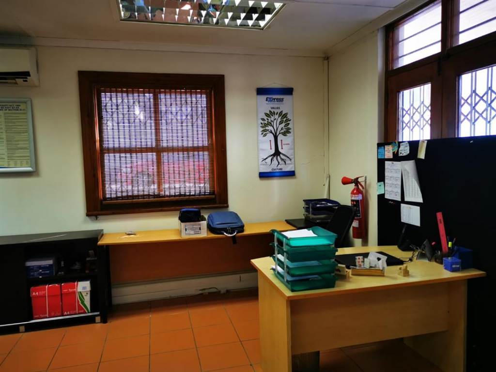 350  m² Office Space in Glenwood photo number 9