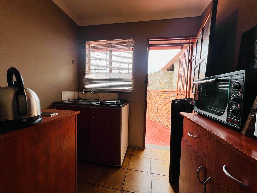 2 Bed House in Mamelodi photo number 7