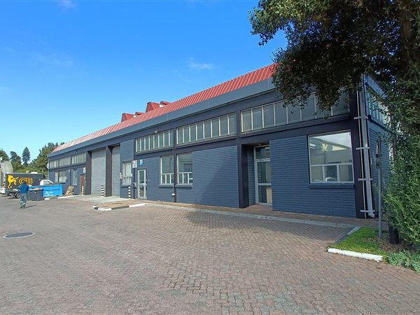 382  m² Industrial space