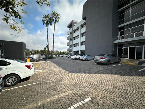 284  m² Commercial space