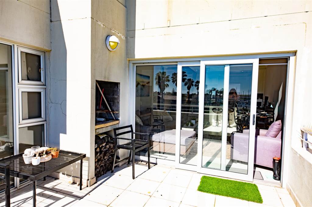 2 Bed Penthouse in Port Owen photo number 13