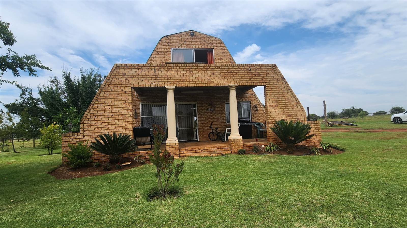 4 Bed House in Kleinfontein photo number 3