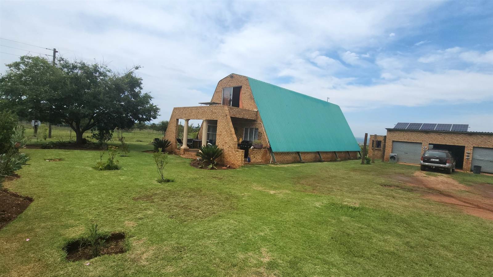 4 Bed House in Kleinfontein photo number 2