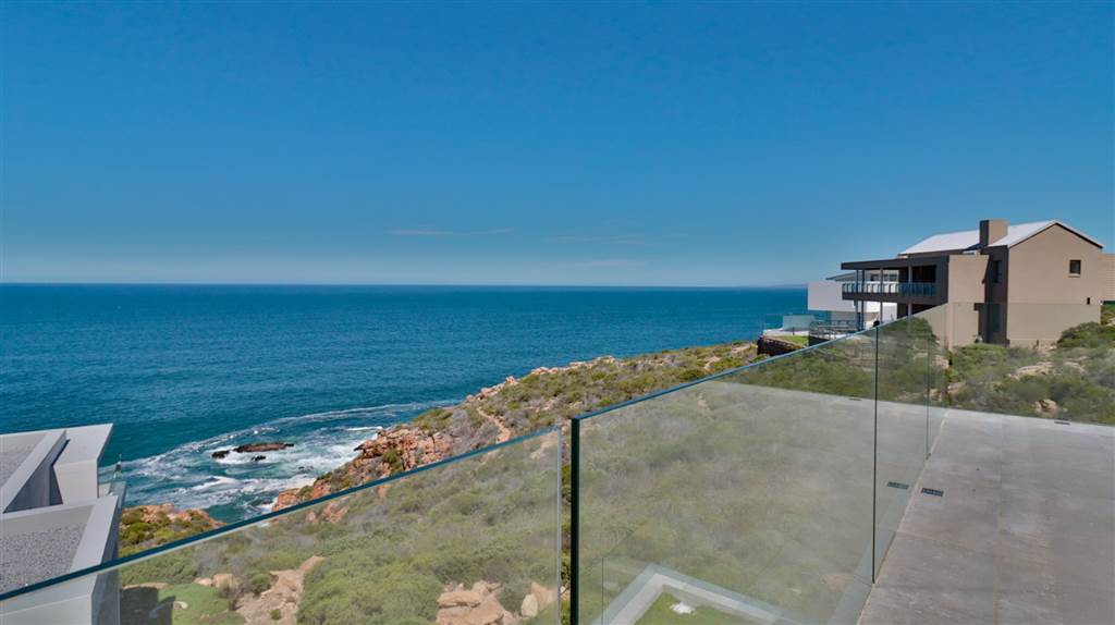 5 Bed House in Pinnacle Point Golf Estate photo number 4