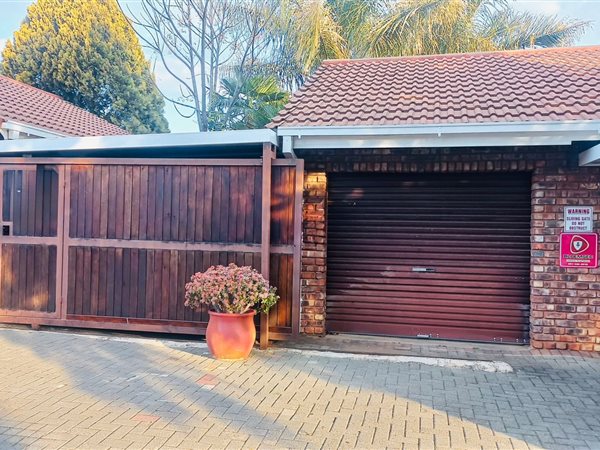 3 Bedroom Townhouse 3 Bedroom Townhouse