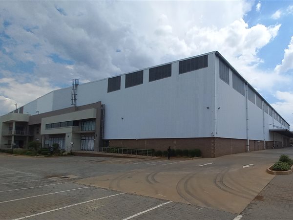 6100  m² Industrial space