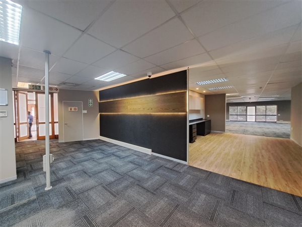 668  m² Office Space