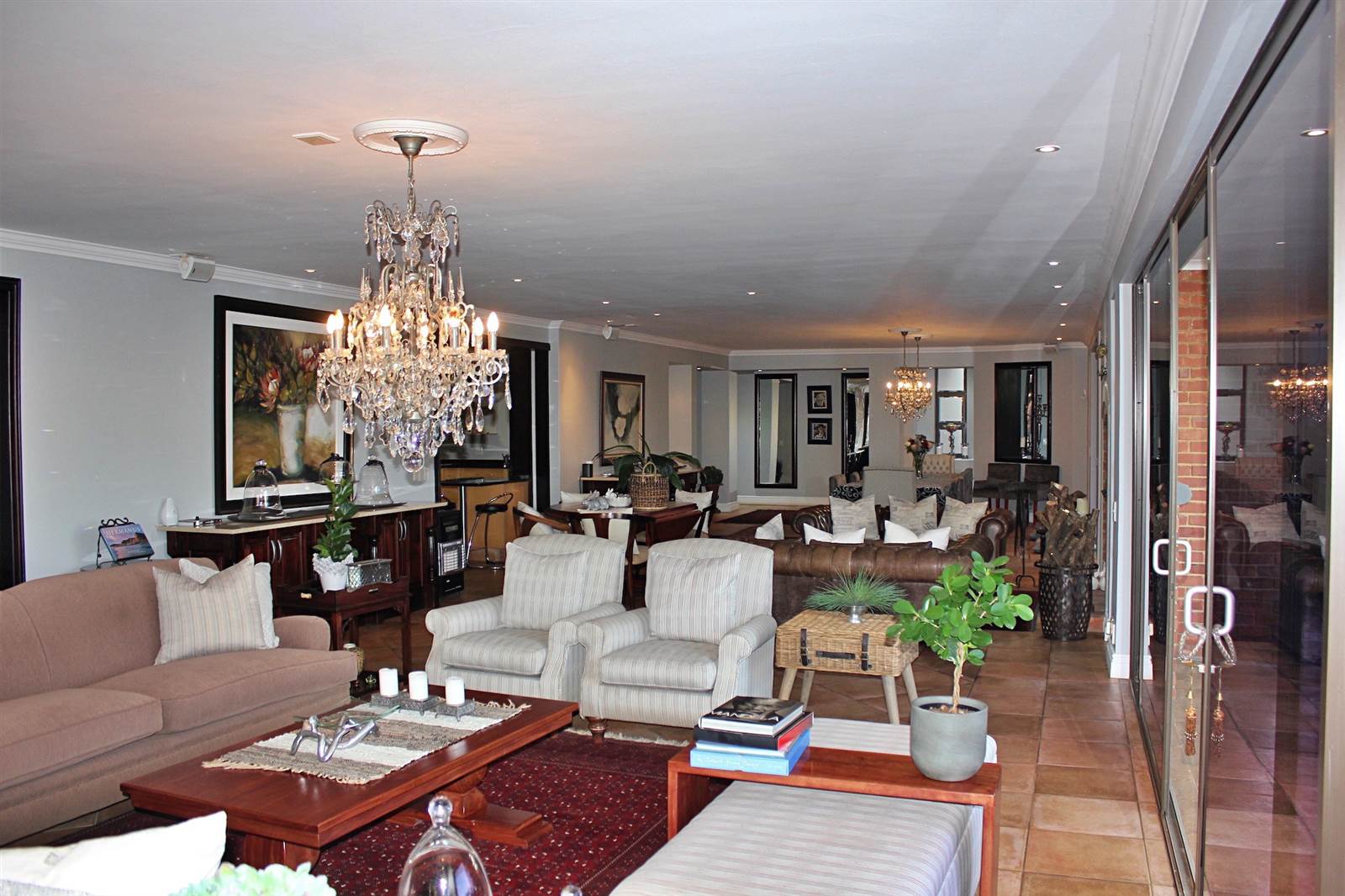 6 Bed House in Waterkloof Ridge photo number 10