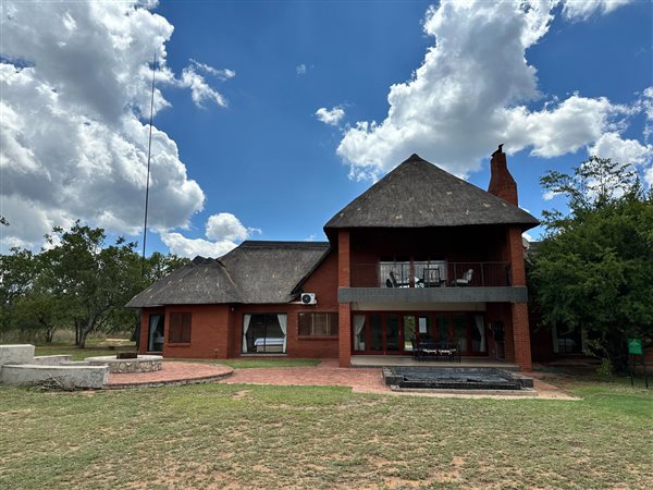 4 Bedroom House 4 Bedroom House