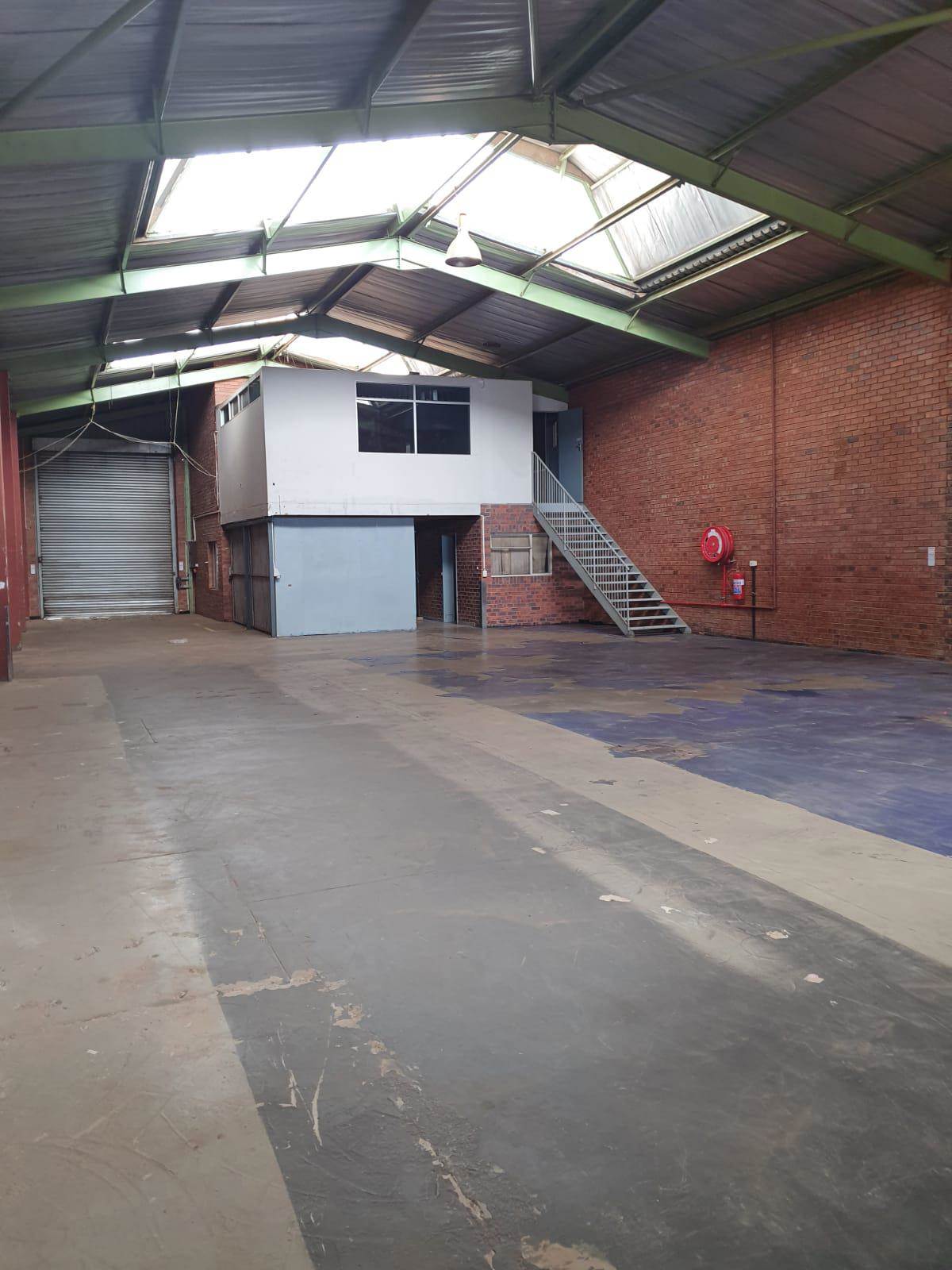 396  m² Industrial space in Prolecon photo number 8