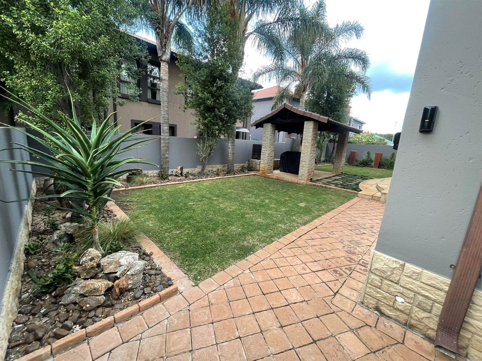 5 Bed House in Edenvale photo number 4