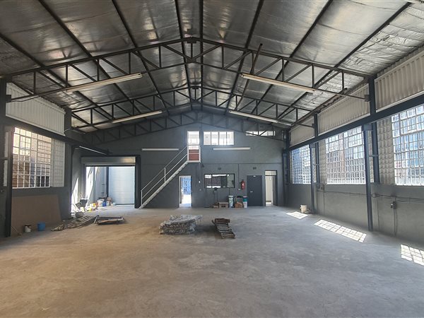 400  m² Industrial space in Driehoek