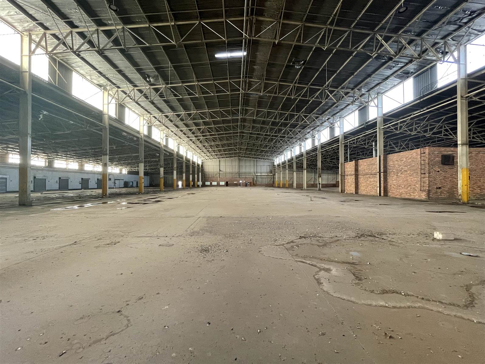 11300  m² Industrial space in City Deep photo number 2