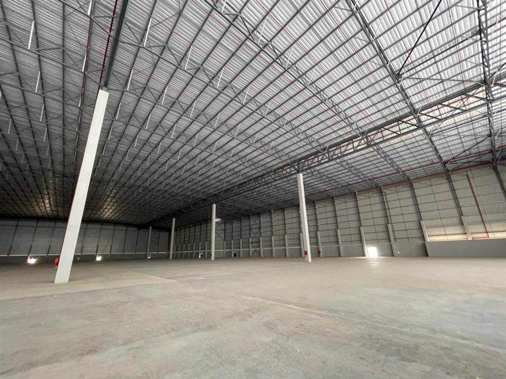 17600  m² Industrial space in Parow photo number 4