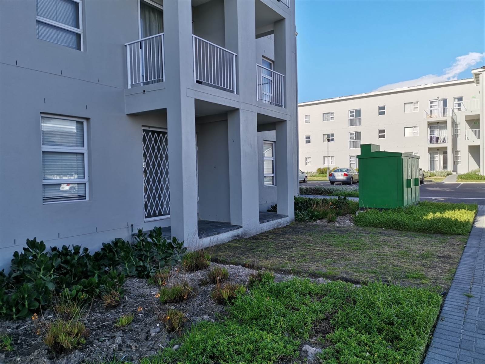 1 Bed Apartment in Northern Paarl photo number 17
