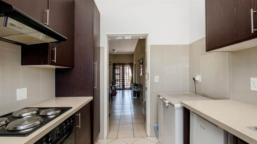 2 Bed Apartment in Woodmead photo number 4