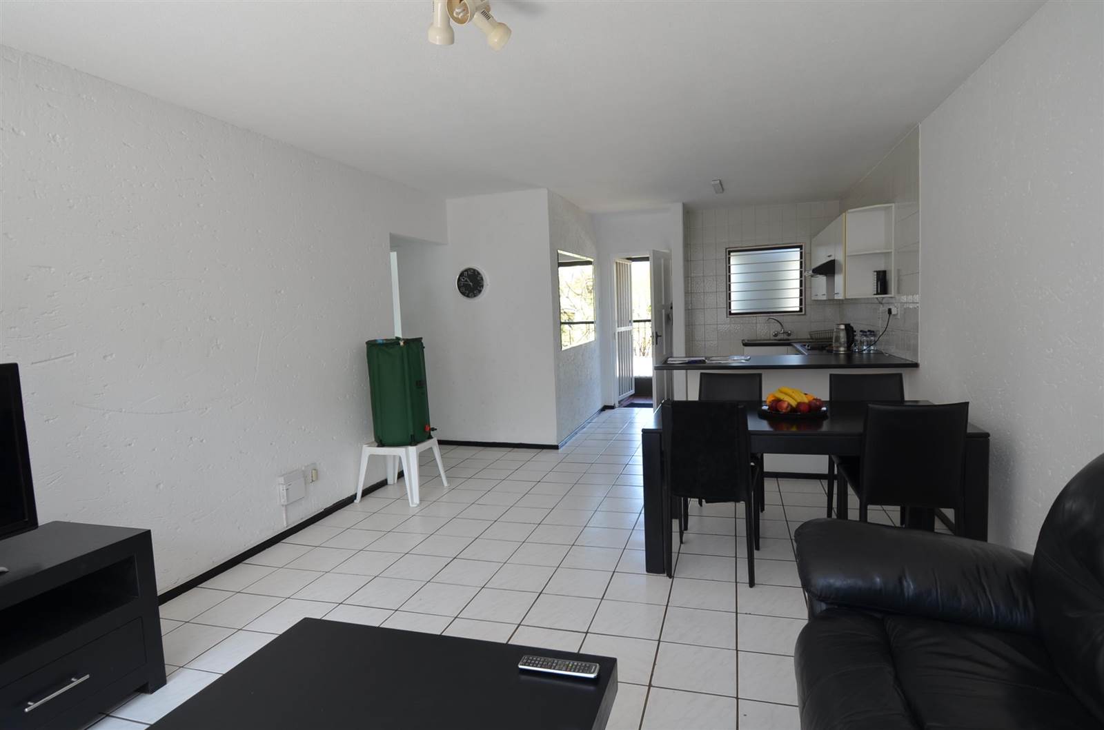 2 Bed Townhouse in Marais Steyn Park photo number 11